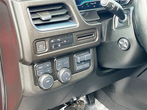 Used 2023 Chevrolet Suburban RST w/ Luxury Package image 10