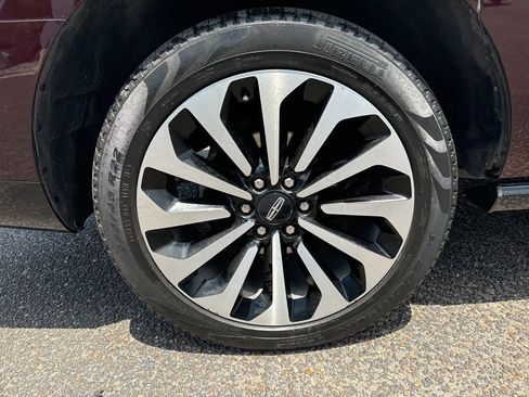 Used 2023 Lincoln Navigator L Reserve AWD/4WD image 10