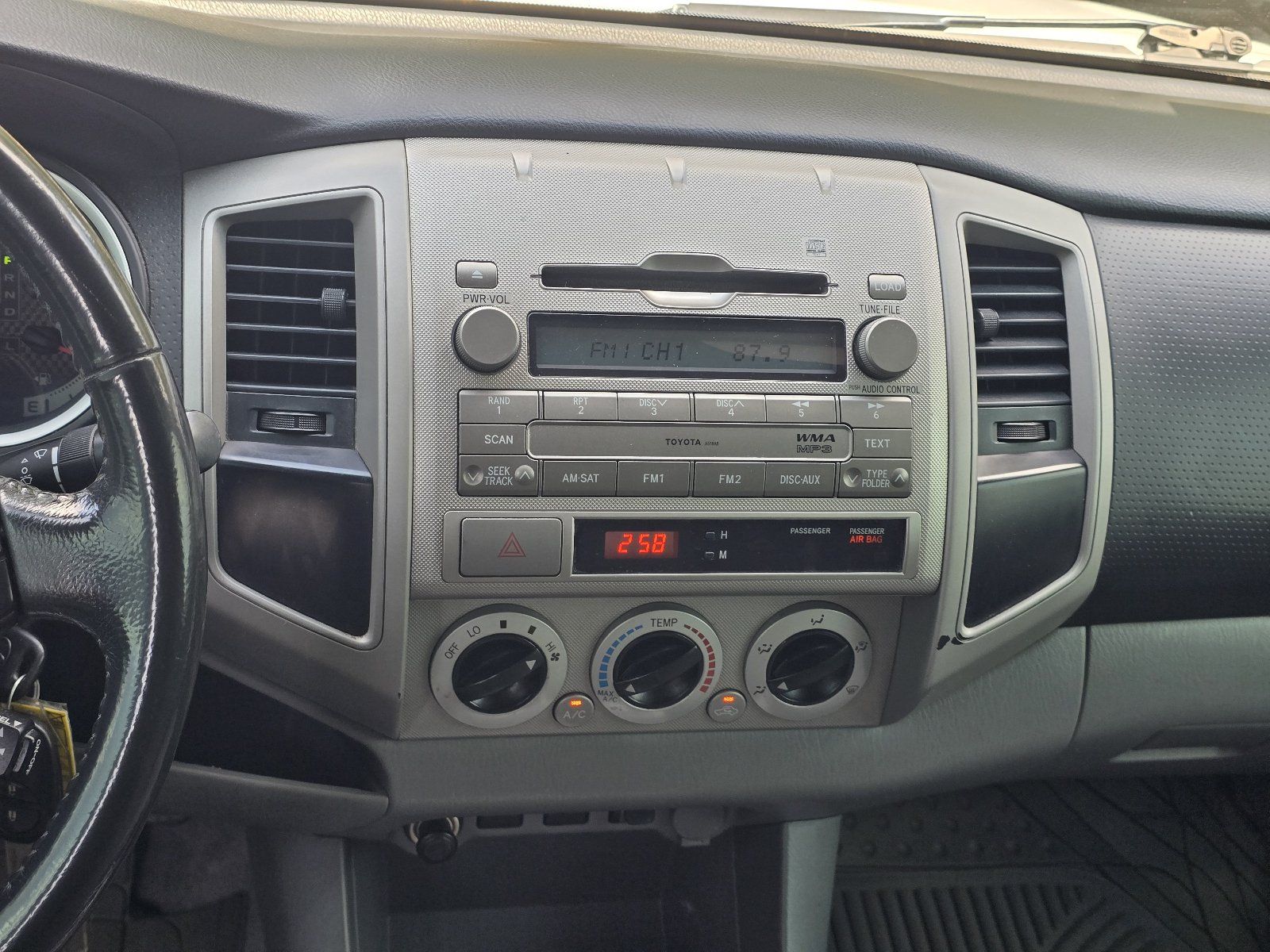 Used 2011 Toyota Tacoma PreRunner w/ SR5 Pkg #2 RWD image 12