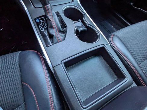 Used 2017 Toyota Camry SE image 12