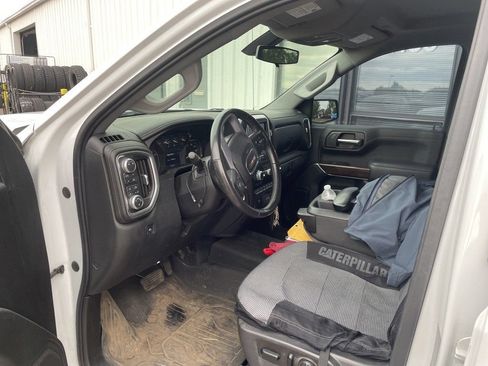Used 2019 GMC Sierra 1500 SLE w/ SLE Value Package AWD/4WD image 2