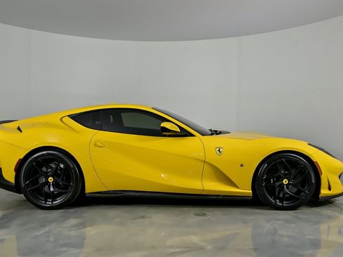 Used 2019 Ferrari 812 Superfast RWD image 14