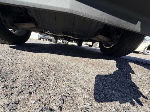 Used 2015 Chevrolet Suburban LT image 60