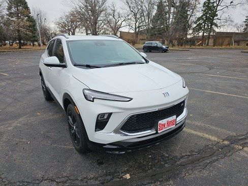 Used 2024 Buick Encore GX Sport Touring image 8