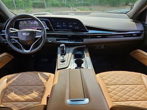 Used 2022 Cadillac Escalade Premium Luxury AWD/4WD image 14
