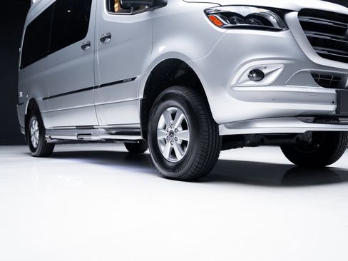 Used 2022 Mercedes-Benz Sprinter 144 Cargo image 90