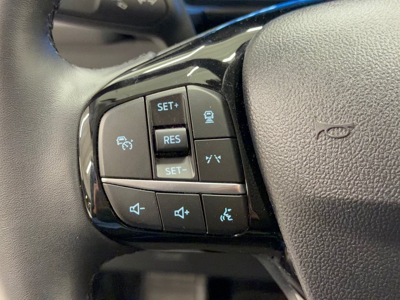 Used 2024 Ford Escape Platinum AWD/4WD image 18