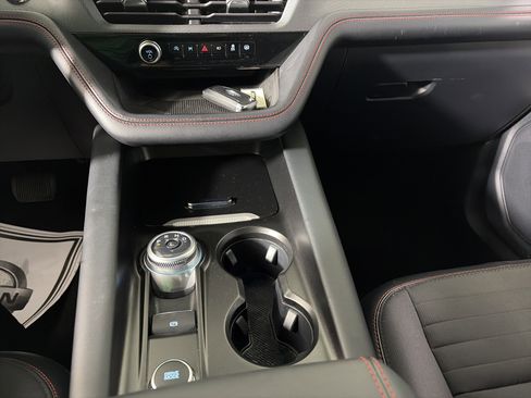 Used 2025 Ford Explorer ST-Line w/ ST-Line Street Pack image 32