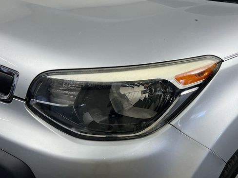 Used 2016 Kia Soul FWD image 11
