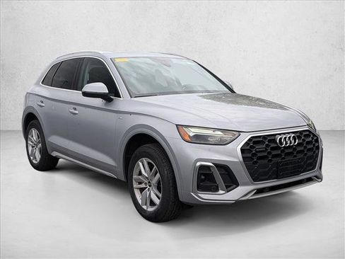 Certified 2023 Audi Q5 2.0T Premium w/ Convenience Package image 3