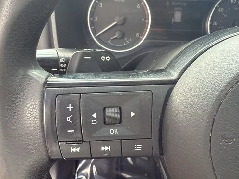Used 2021 Nissan Rogue SV FWD image 30