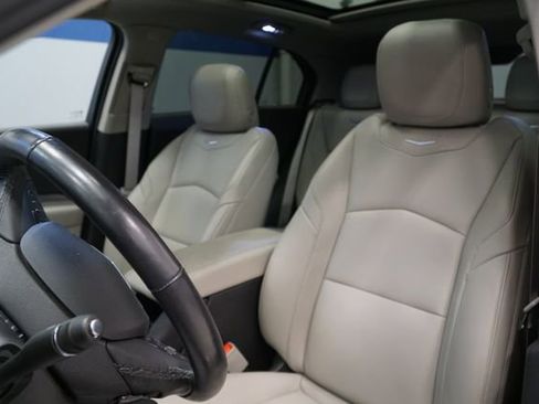 Used 2022 Cadillac XT4 Luxury w/ Cold Weather Package image 16