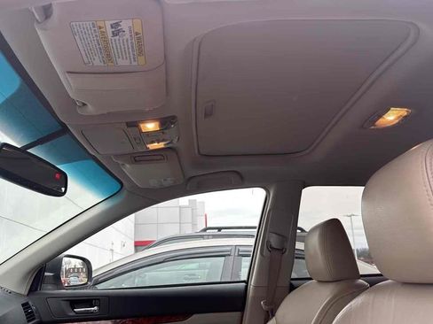 Used 2012 Subaru Outback 2.5i Limited image 9