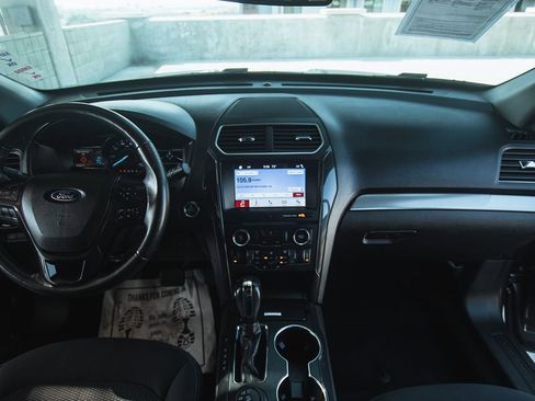 Used 2019 Ford Explorer XLT w/ Equipment Group 201A image 18