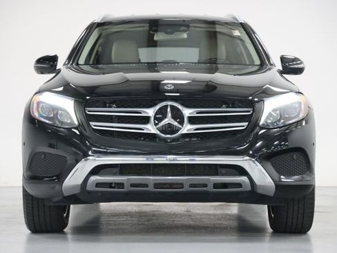 Used 2018 Mercedes-Benz GLC 300 4MATIC image 2