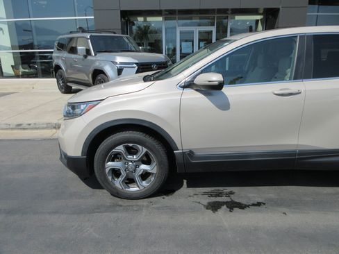Used 2018 Honda CR-V EX-L image 2