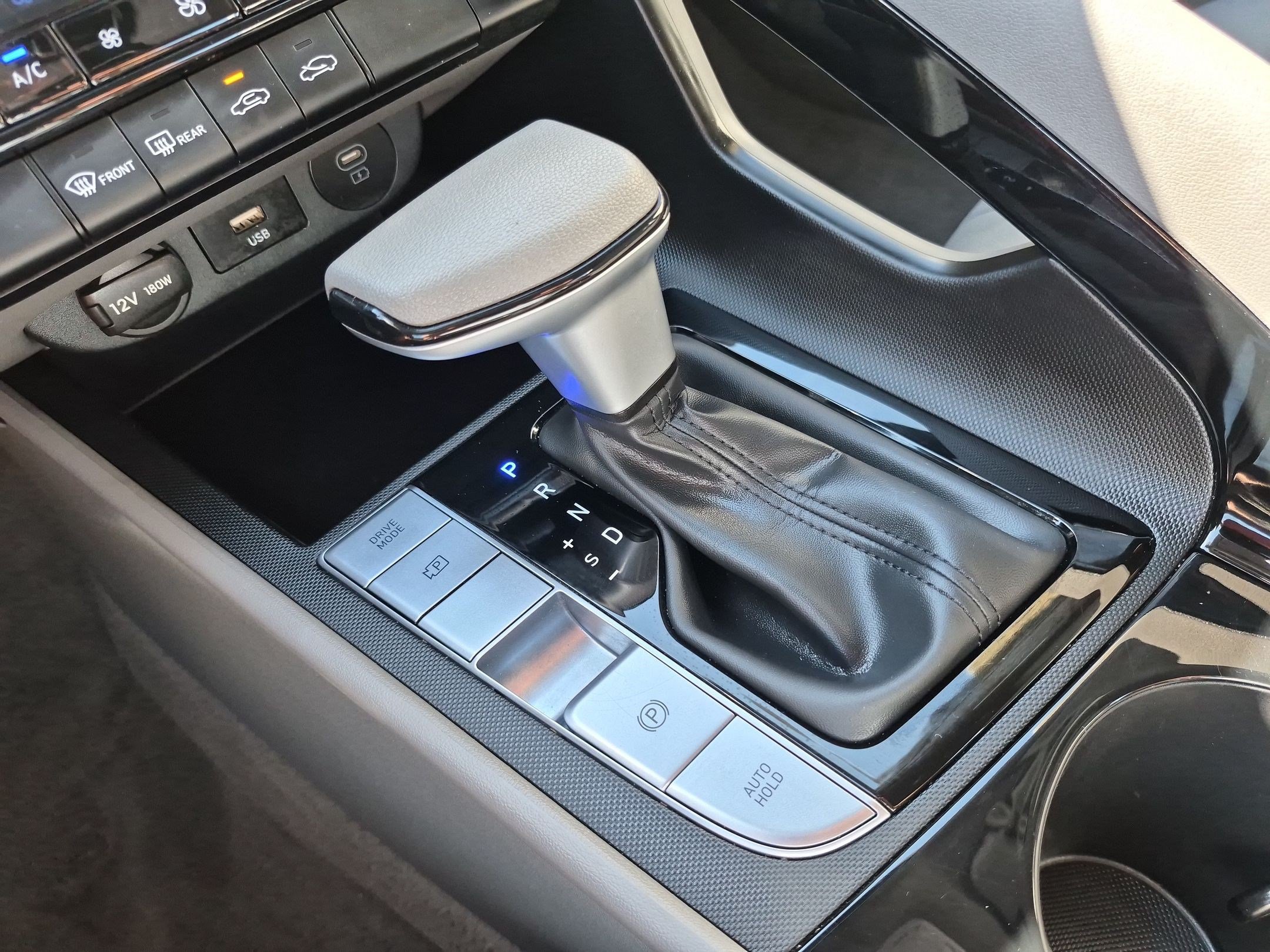 Used 2026 Hyundai Elantra Hybrid FWD image 28