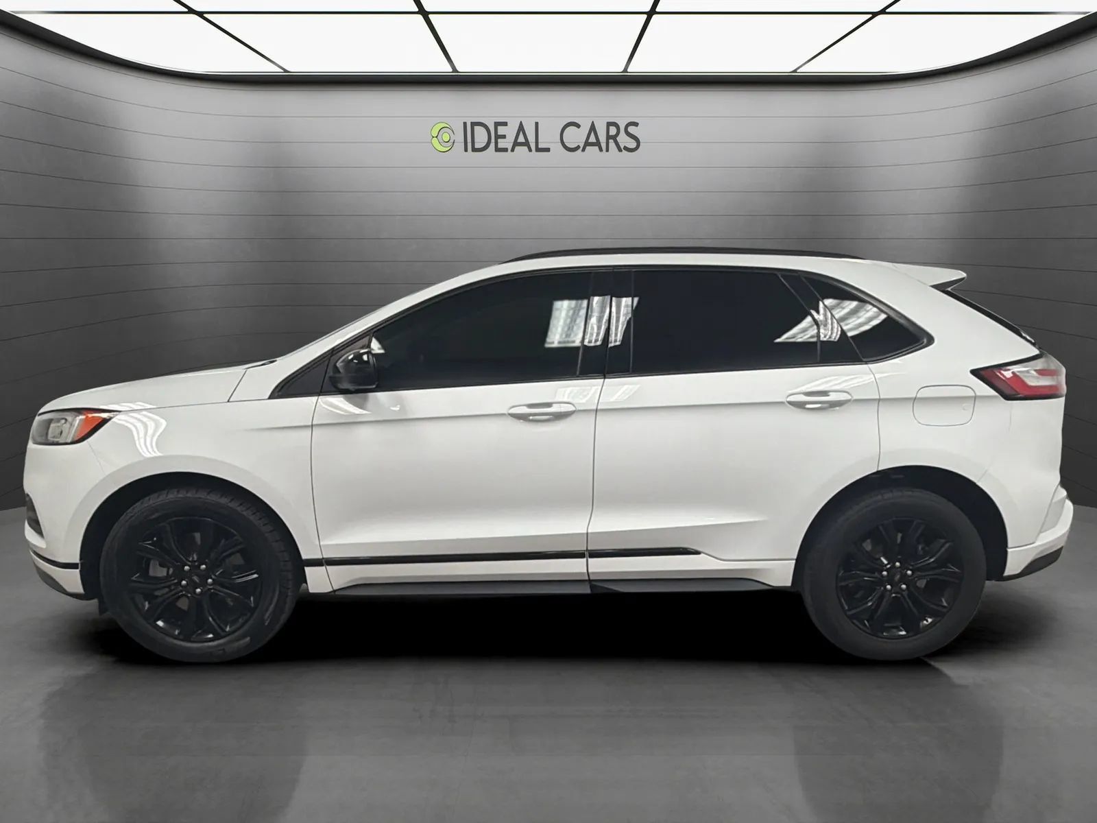 Used 2022 Ford Edge SE w/ Black Appearance Package AWD/4WD image 8
