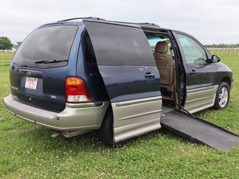 Used 2002 Ford Windstar SEL FWD image 7
