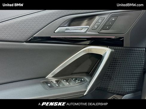 Used 2025 BMW X2 xDrive28i AWD/4WD image 3