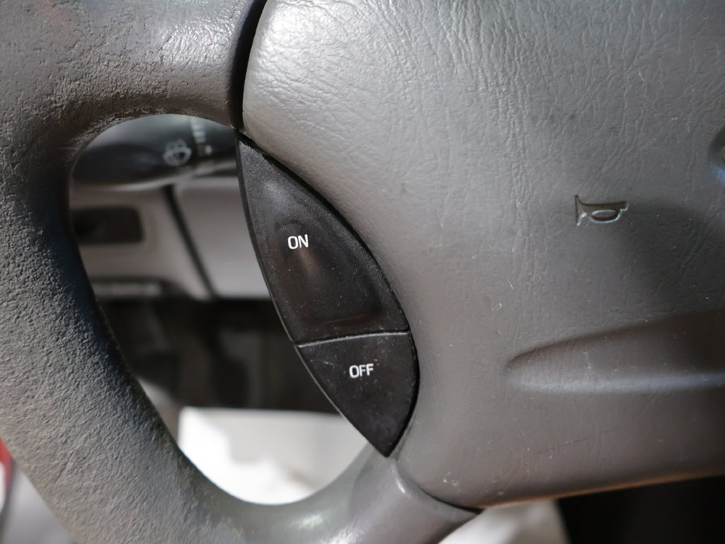 Used 1999 Ford Taurus SE FWD image 26