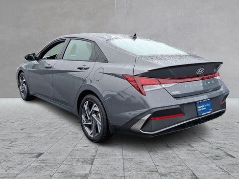 Certified 2025 Hyundai Elantra Sport FWD image 6