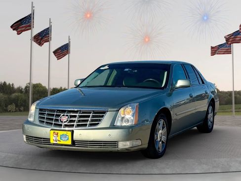 Used 2007 Cadillac DTS Luxury I w/ Trunk Convenience Package image 3