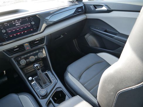 Used 2023 Volkswagen Taos SEL image 11