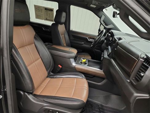 Used 2024 Chevrolet Silverado 3500 High Country w/ Technology Package image 37