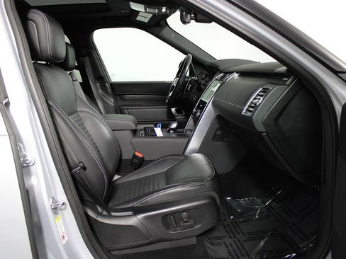 Used 2022 Land Rover Discovery S R-Dynamic image 13