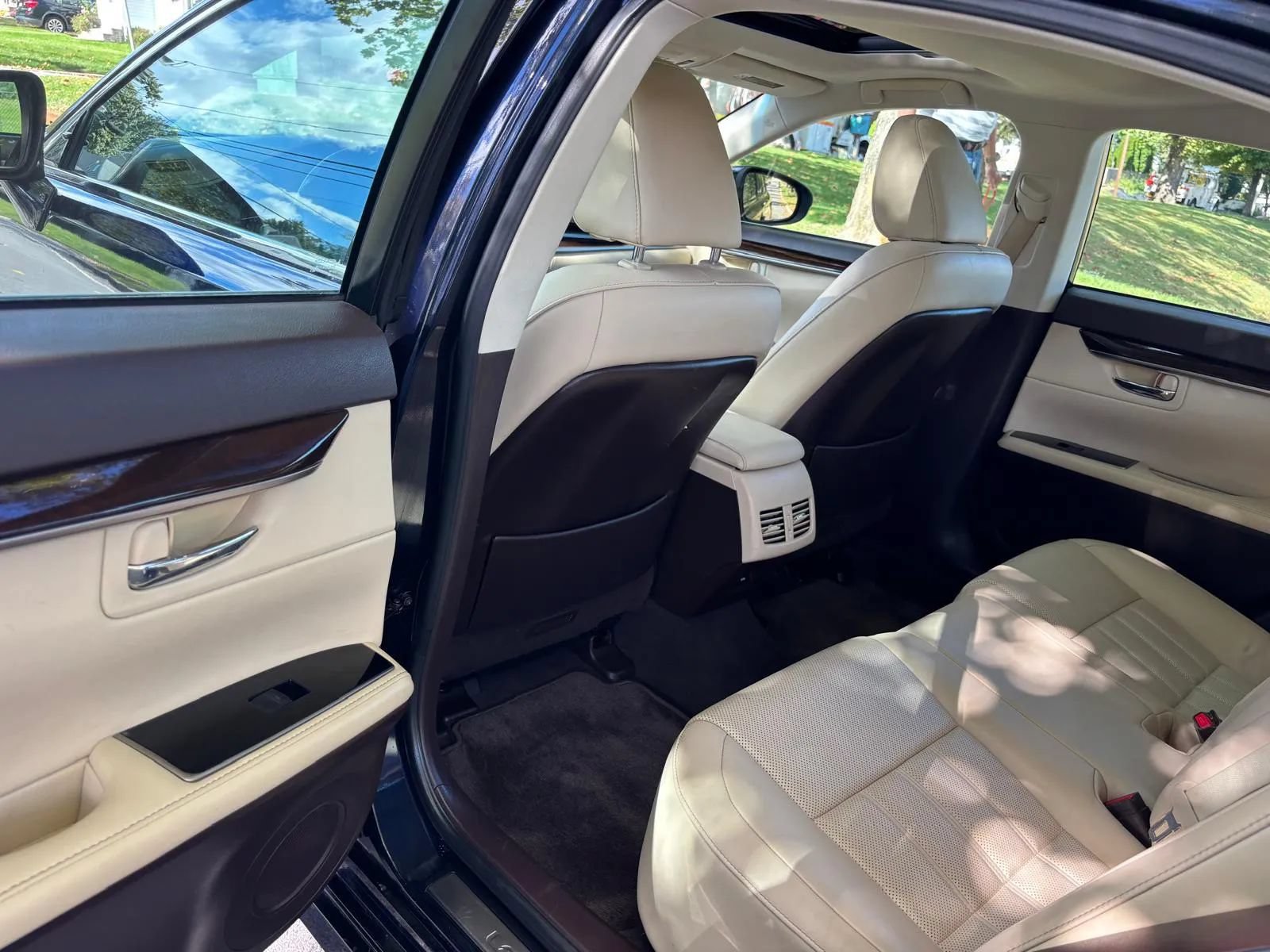 Used 2016 Lexus ES 350 w/ Luxury Package w/Wood Trim FWD image 21