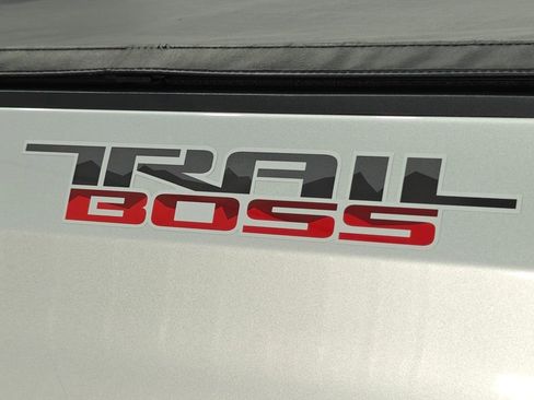 Used 2021 Chevrolet Silverado 1500 Custom Trail Boss AWD/4WD image 47