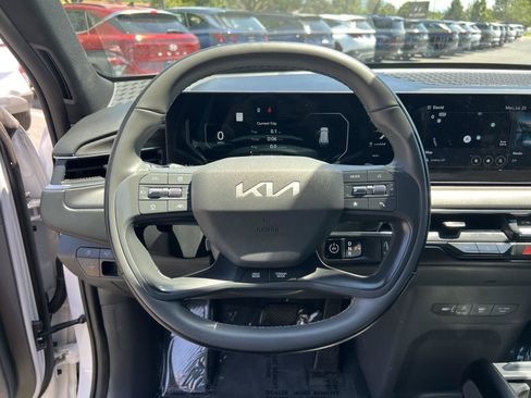 Used 2026 Kia EV9 Land w/ Nightfall Edition Package AWD/4WD image 35