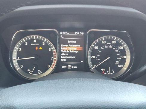 Used 2018 Nissan Titan SV w/ SV Convenience Package image 8