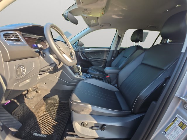 Used 2022 Volkswagen Tiguan SE AWD/4WD image 10