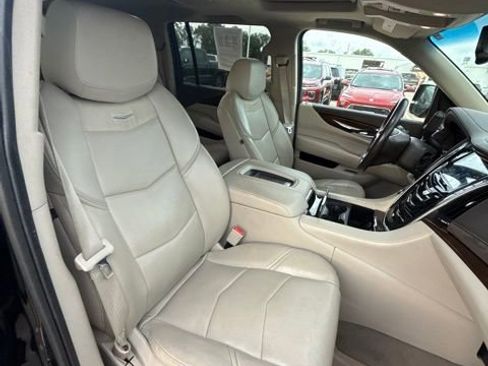 Used 2016 Cadillac Escalade ESV Premium AWD/4WD image 25