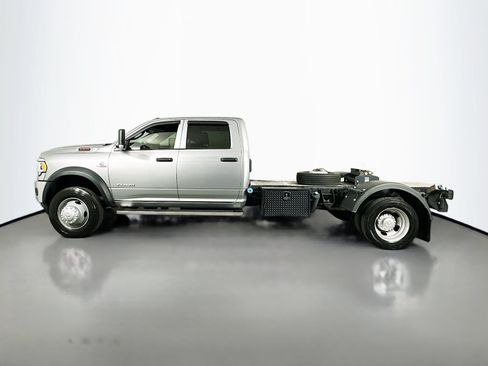 Used 2022 RAM 5500 Tradesman w/ Chrome Appearance Group AWD/4WD image 4