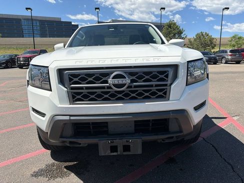 Used 2024 Nissan Frontier SV w/ Tow Package AWD/4WD image 2