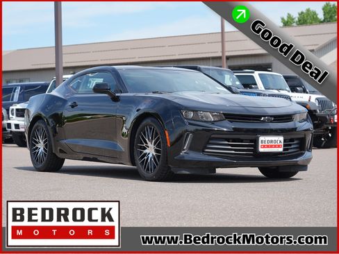 Used 2017 Chevrolet Camaro LT RWD image 1