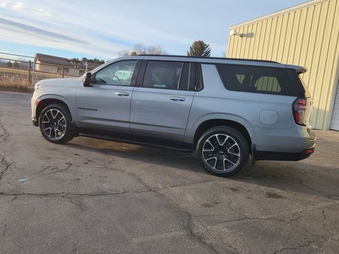 Used 2023 Chevrolet Suburban RST w/ Luxury Package image 7