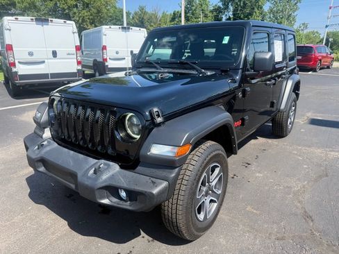 Used 2022 Jeep Wrangler Unlimited Sport AWD/4WD image 2