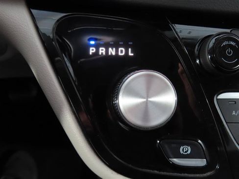 Used 2023 Chrysler Voyager LX FWD image 23