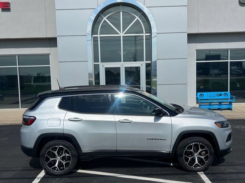Used 2024 Jeep Compass Limited AWD/4WD image 1