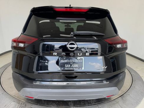 Used 2022 Nissan Rogue SV FWD image 12