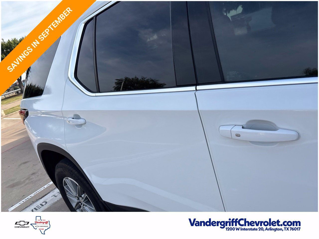 Used 2023 Chevrolet Traverse LT FWD image 6