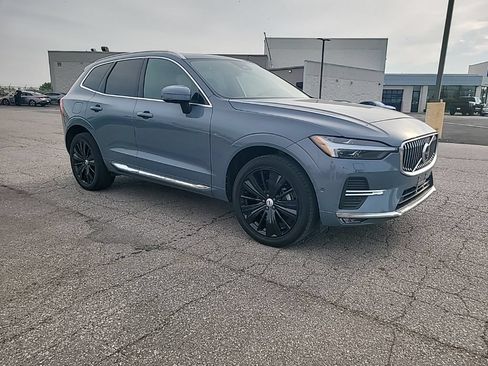 Used 2023 Volvo XC60 B5 Plus w/ Climate Package AWD/4WD image 2