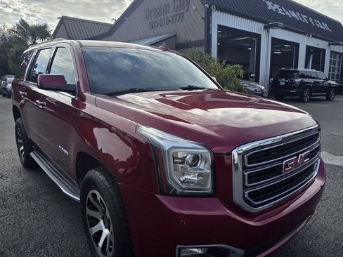 Used 2018 GMC Yukon SLT image 3