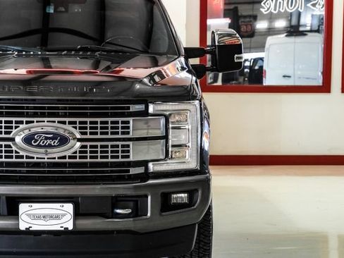 Used 2019 Ford F250 Platinum w/ Platinum Ultimate Package image 45