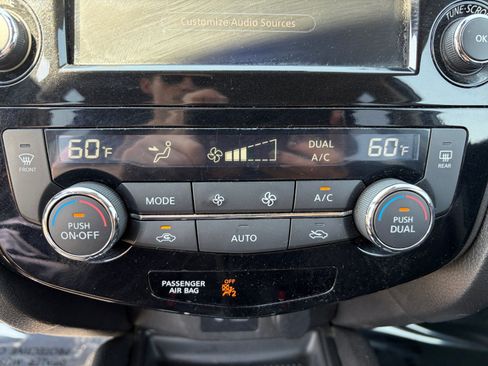 Used 2020 Nissan Rogue SV AWD/4WD image 21