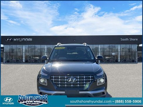 Certified 2021 Hyundai Venue SEL w/ Premium Package image 2